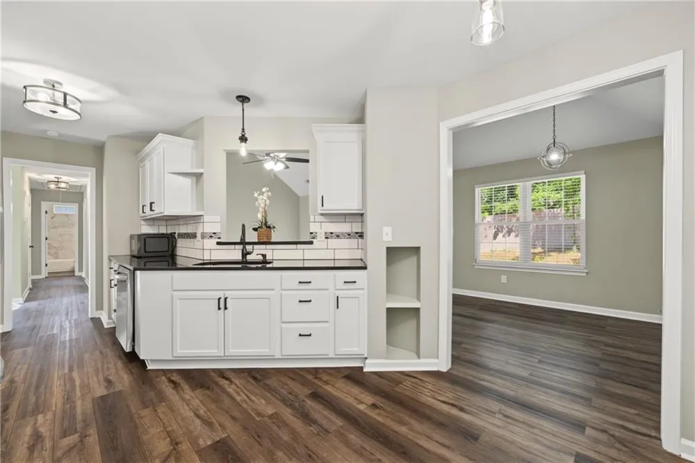 7650 Summit Trail Riverdale, GA 30274