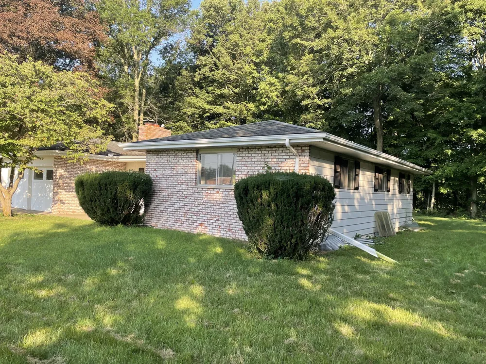 8486 S Hillcrest Drive Berrien Springs, MI 49103