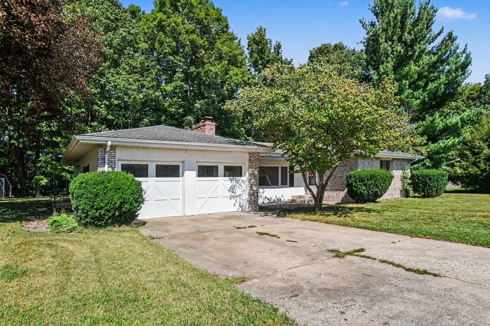 8486 S Hillcrest Drive Berrien Springs, MI 49103