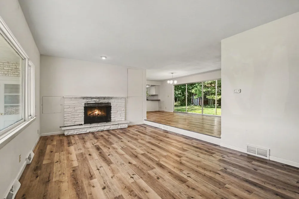 8486 S Hillcrest Drive Berrien Springs, MI 49103