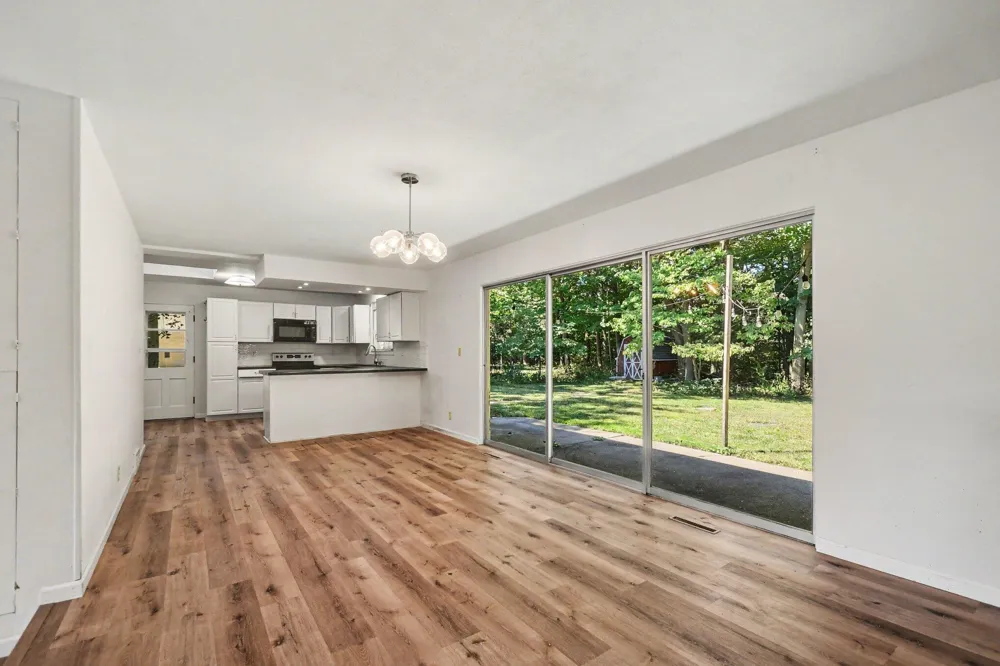 8486 S Hillcrest Drive Berrien Springs, MI 49103