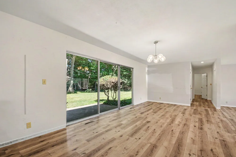 8486 S Hillcrest Drive Berrien Springs, MI 49103