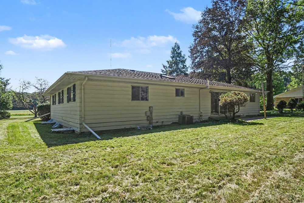 8486 S Hillcrest Drive Berrien Springs, MI 49103