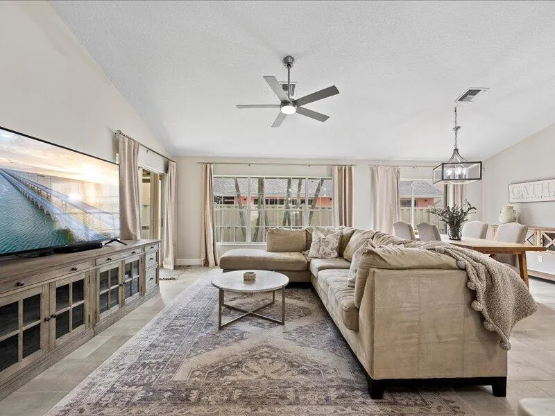 237 W MOCCASIN TRAIL W Jupiter, FL 33458