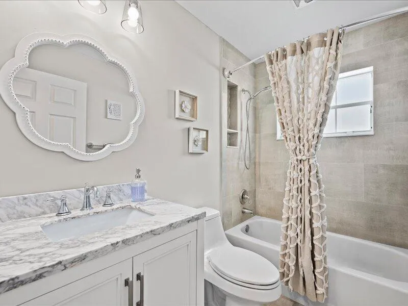 237 W MOCCASIN TRAIL W Jupiter, FL 33458