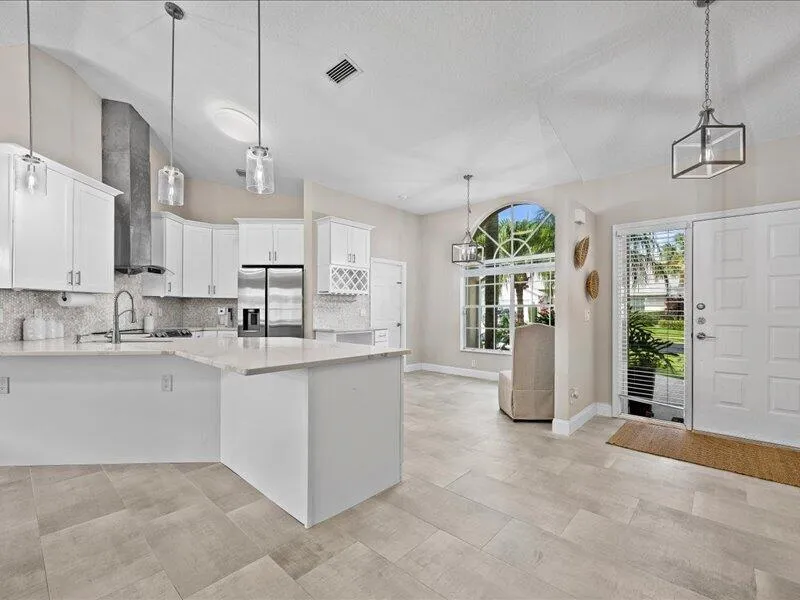 237 W MOCCASIN TRAIL W Jupiter, FL 33458