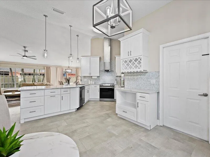 237 W MOCCASIN TRAIL W Jupiter, FL 33458