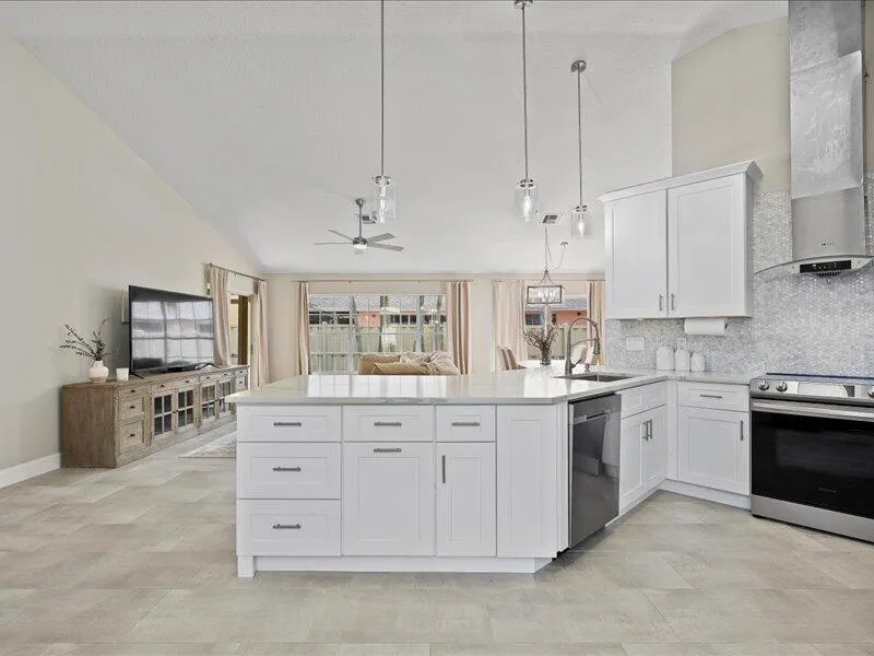 237 W MOCCASIN TRAIL W Jupiter, FL 33458