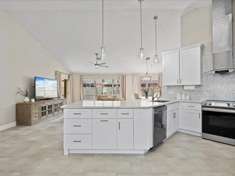 237 W MOCCASIN TRAIL W Jupiter, FL 33458