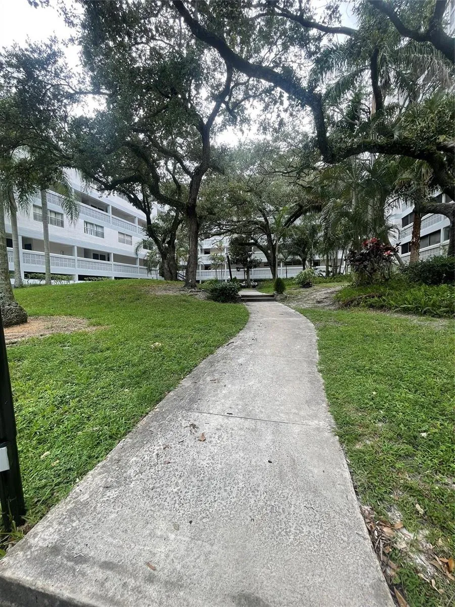 3301 SPANISH MOSS TERRACE #610 Lauderhill, FL 33319