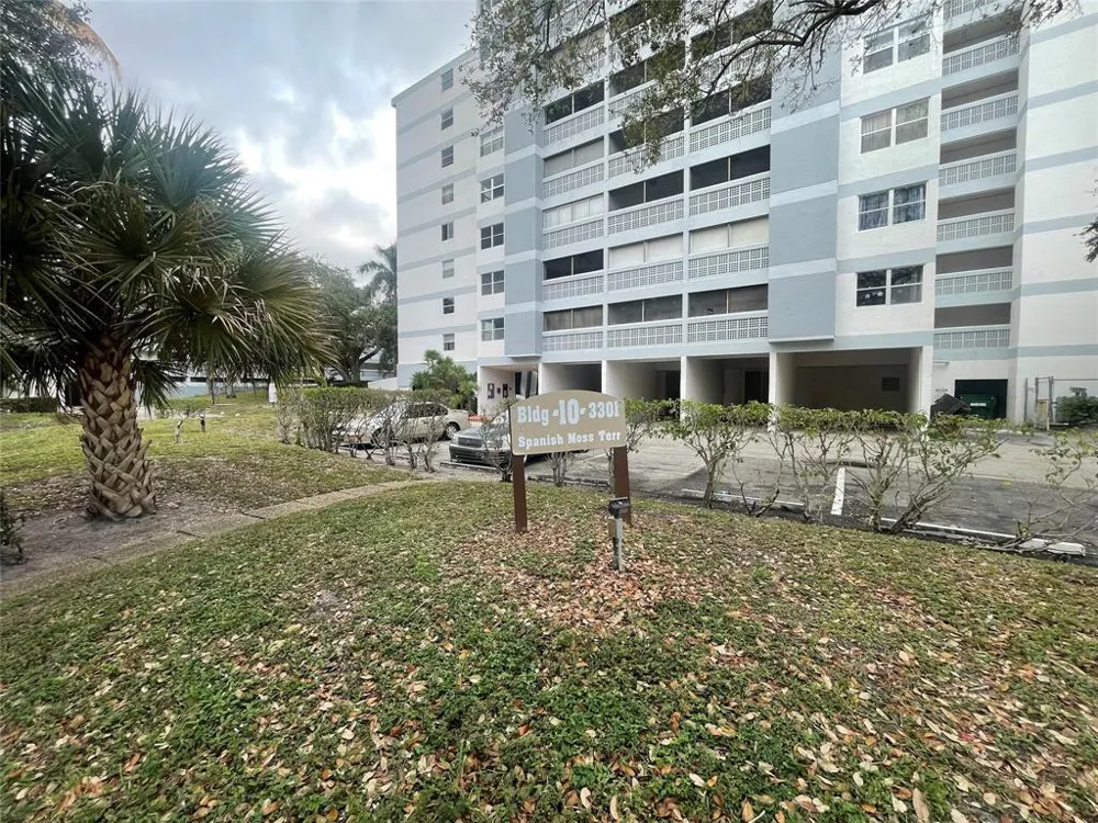 3301 SPANISH MOSS TERRACE #610 Lauderhill, FL 33319