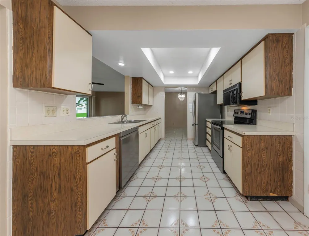 9110 40TH WAY Pinellas Park, FL 33782