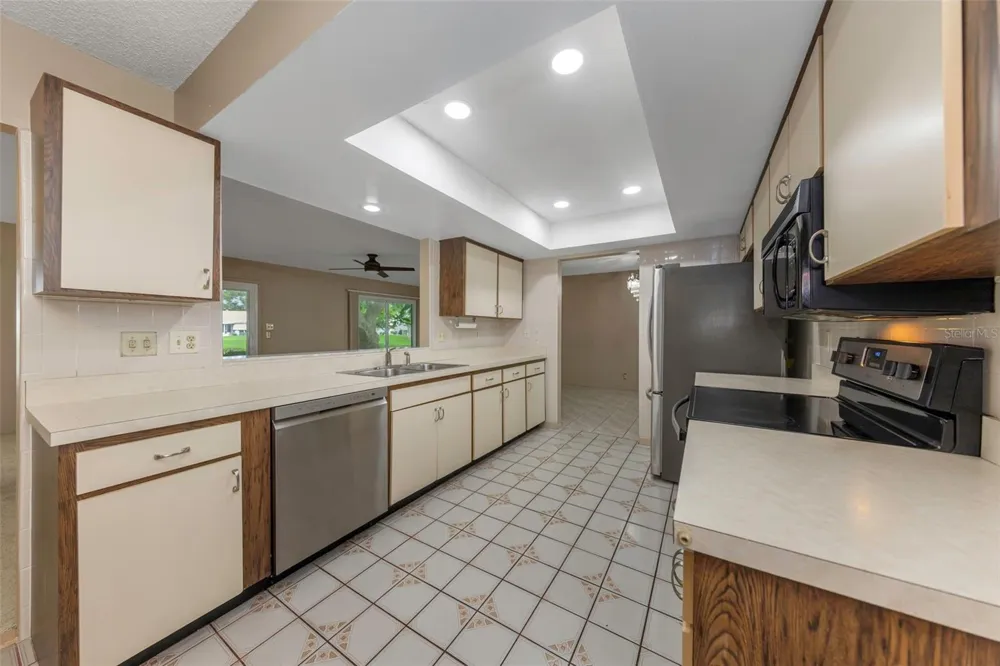 9110 40TH WAY Pinellas Park, FL 33782