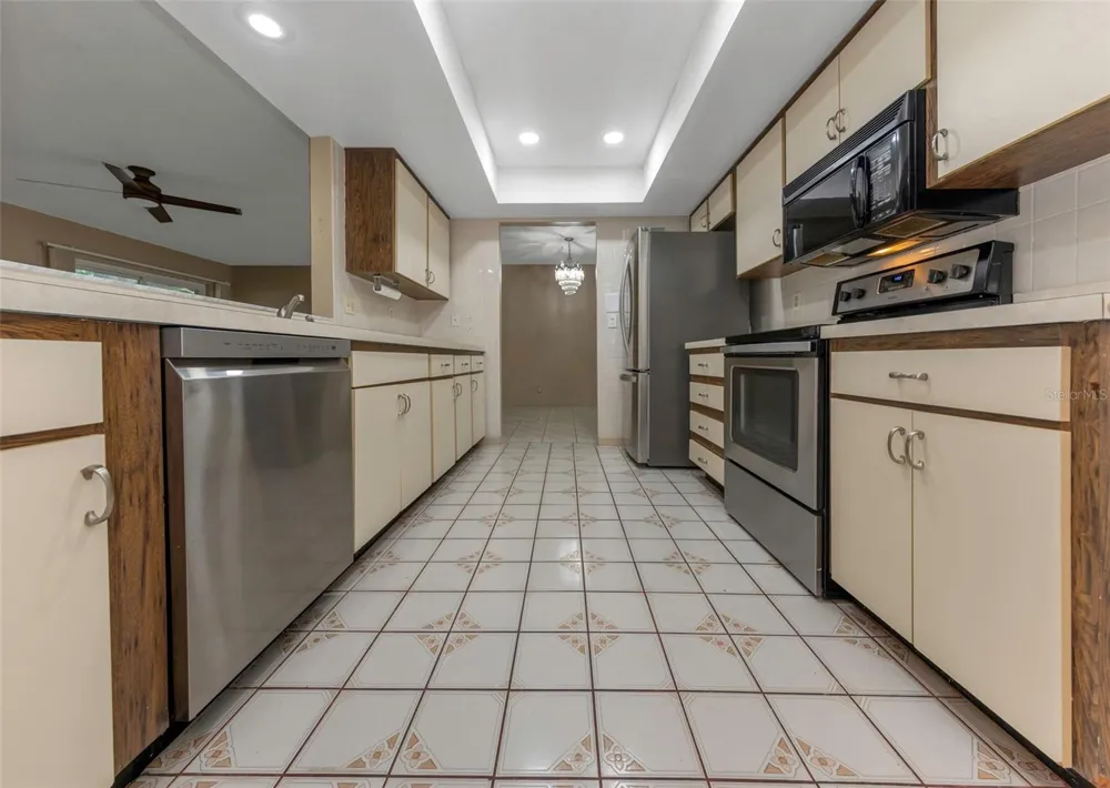 9110 40TH WAY Pinellas Park, FL 33782