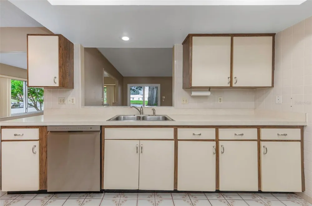 9110 40TH WAY Pinellas Park, FL 33782