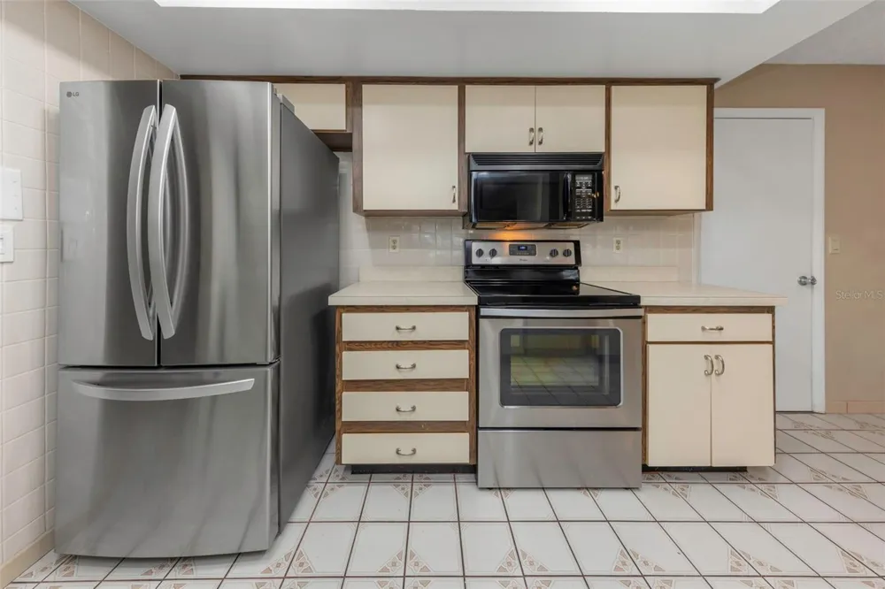 9110 40TH WAY Pinellas Park, FL 33782