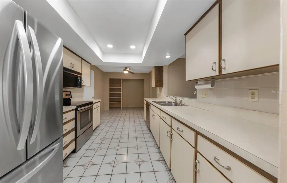9110 40TH WAY Pinellas Park, FL 33782
