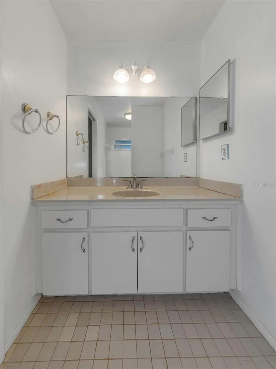9110 40TH WAY Pinellas Park, FL 33782