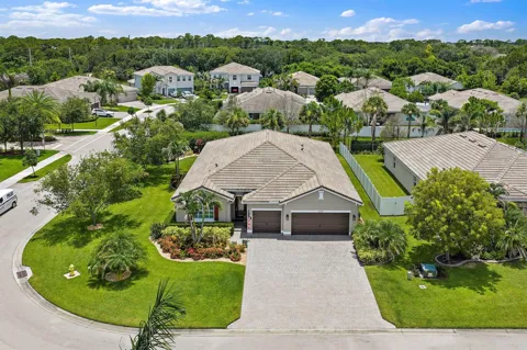 2480 SW BERRY PARK CIRCLE