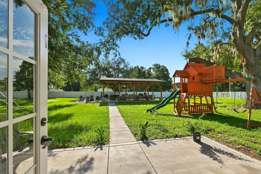 2119 GALLAGHER ROAD Dover, FL 33527