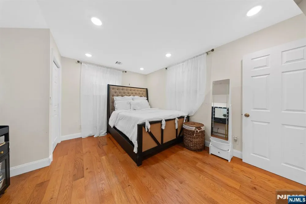 6 Hoover Road Jefferson Township, NJ 07438