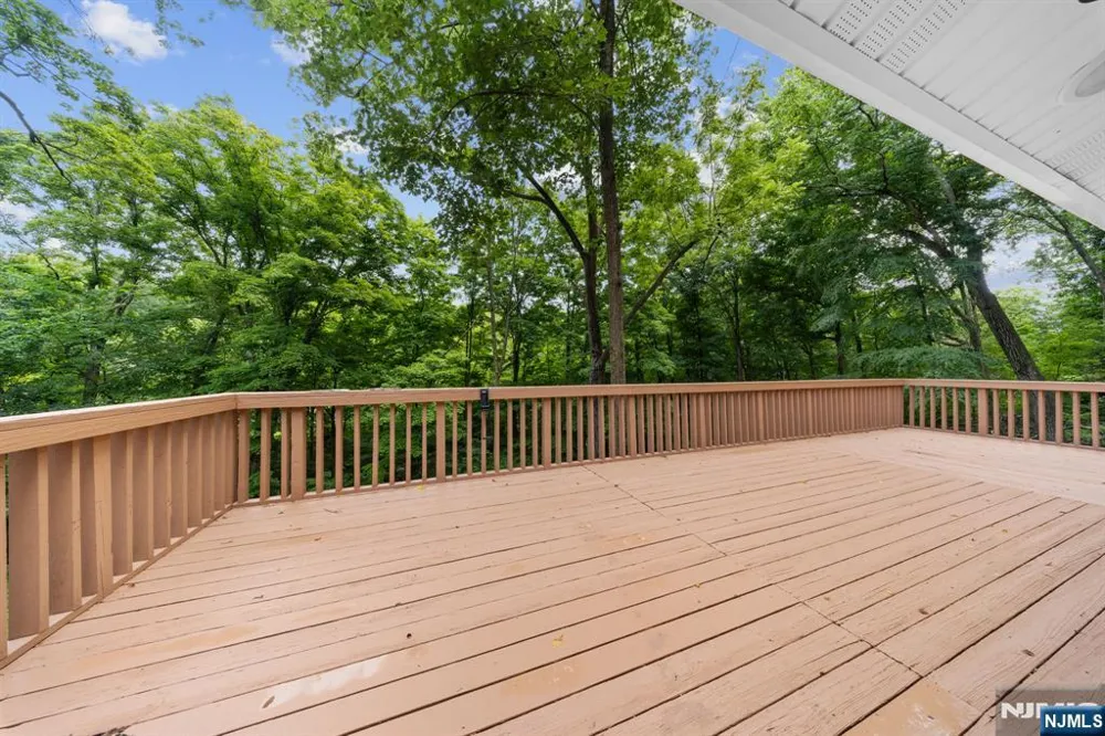 6 Hoover Road Jefferson Township, NJ 07438