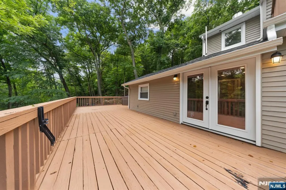 6 Hoover Road Jefferson Township, NJ 07438