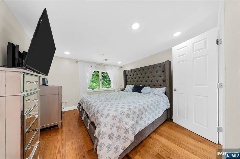 6 Hoover Road Jefferson Township, NJ 07438