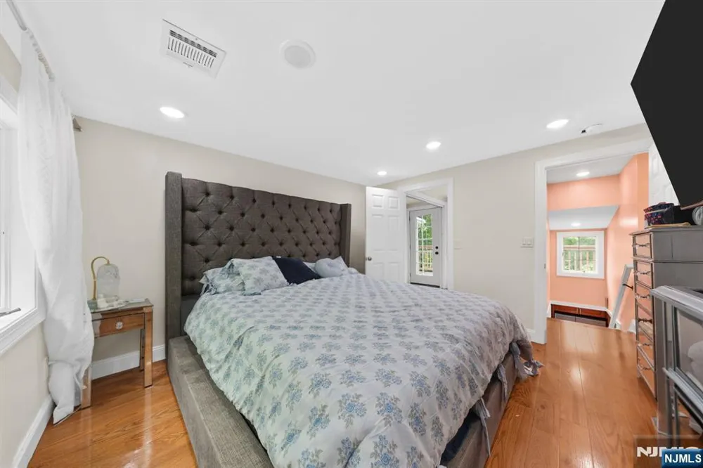 6 Hoover Road Jefferson Township, NJ 07438