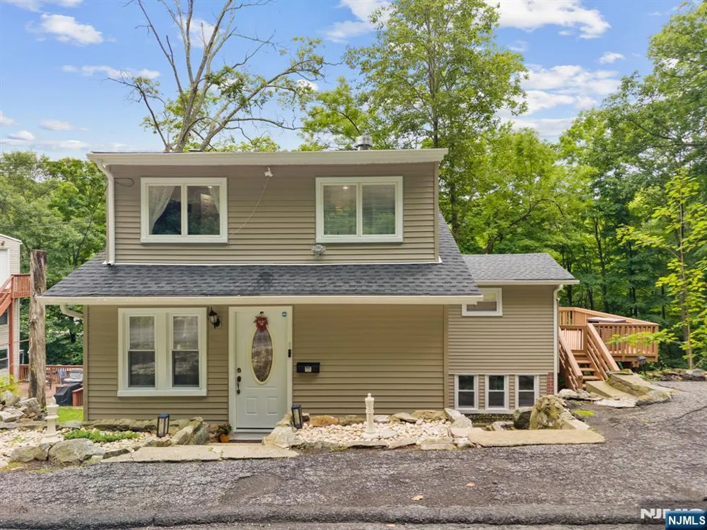 6 Hoover Road Jefferson Township, NJ 07438