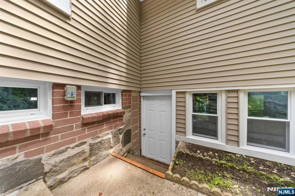 6 Hoover Road Jefferson Township, NJ 07438