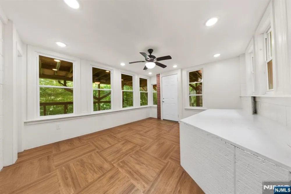 6 Hoover Road Jefferson Township, NJ 07438