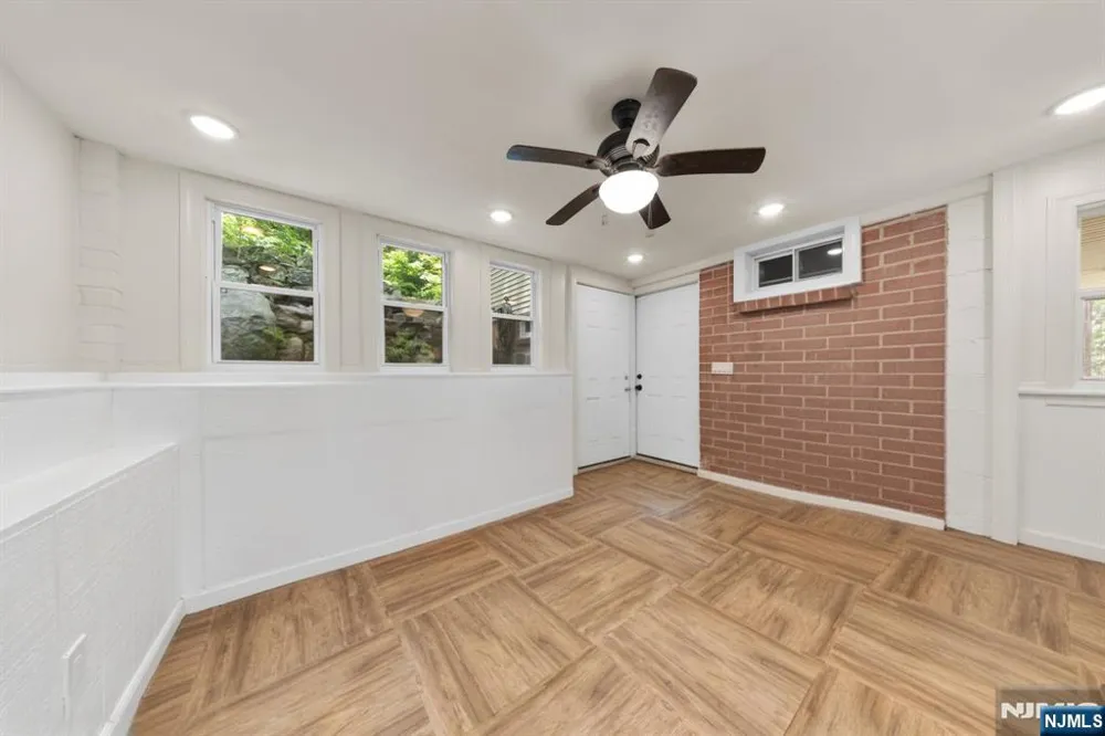 6 Hoover Road Jefferson Township, NJ 07438