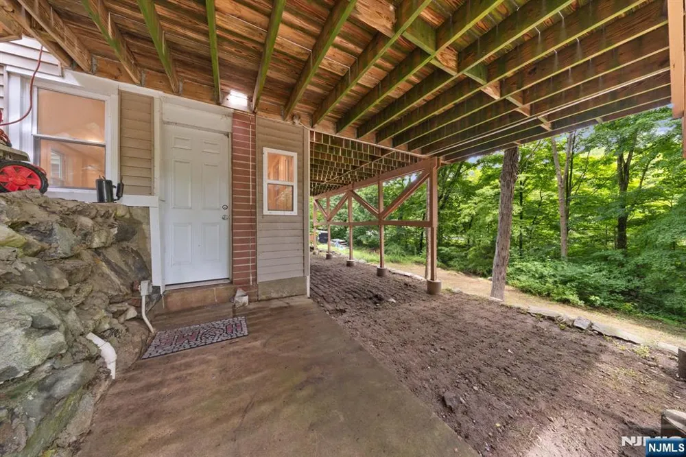 6 Hoover Road Jefferson Township, NJ 07438