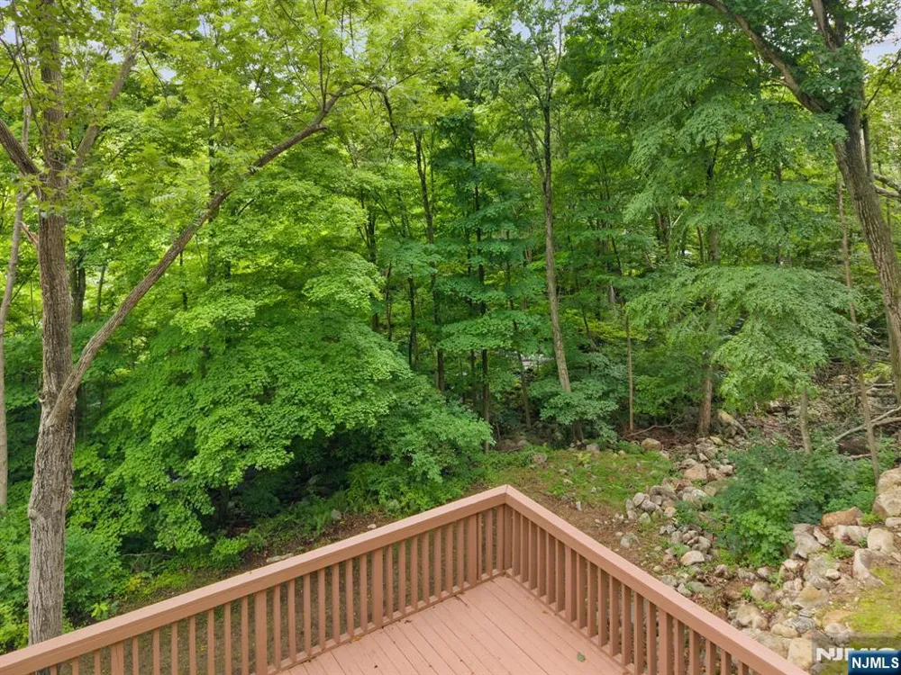 6 Hoover Road Jefferson Township, NJ 07438