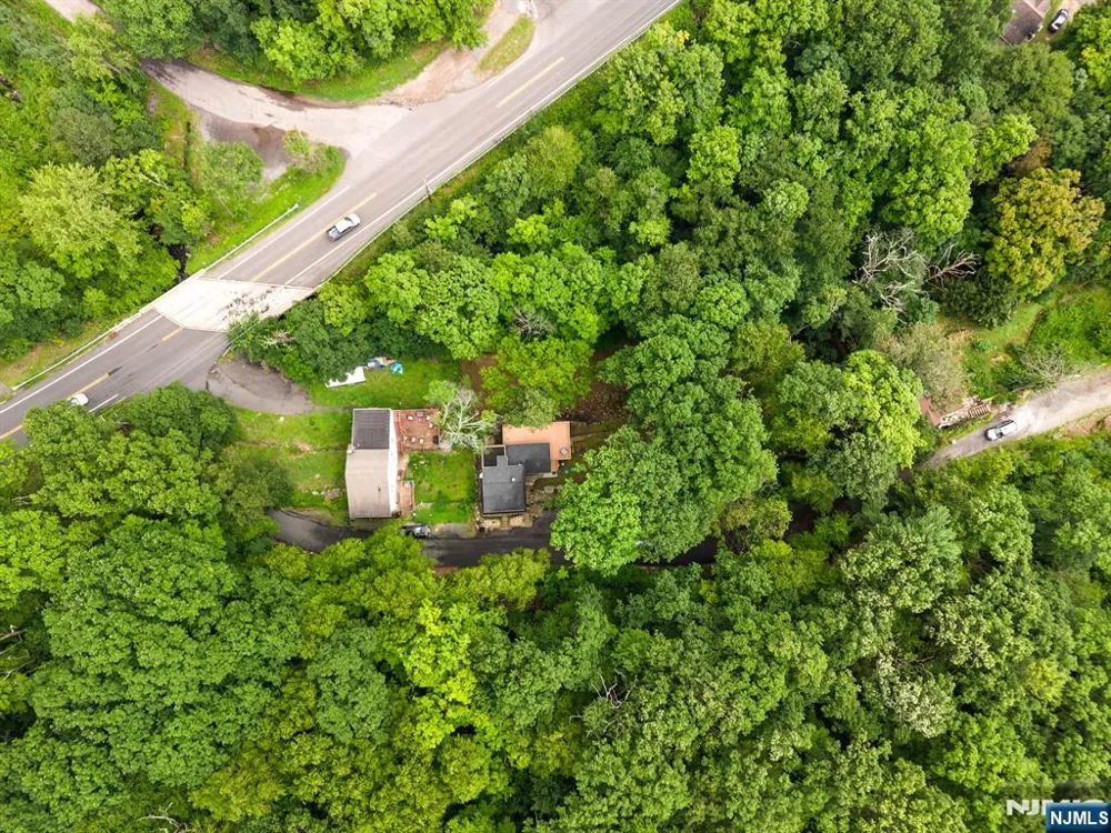 6 Hoover Road Jefferson Township, NJ 07438