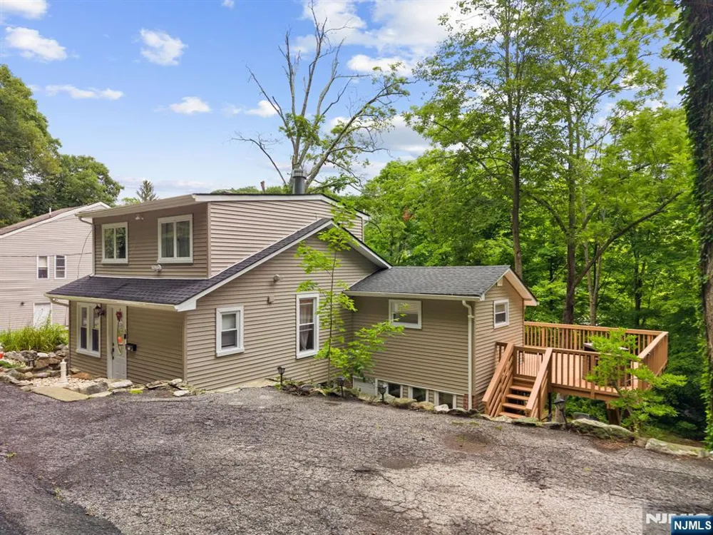 6 Hoover Road Jefferson Township, NJ 07438