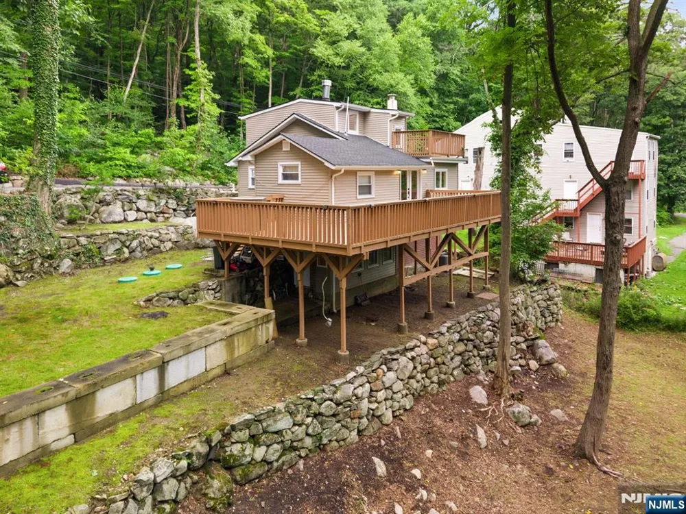 6 Hoover Road Jefferson Township, NJ 07438