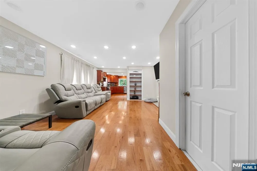 6 Hoover Road Jefferson Township, NJ 07438