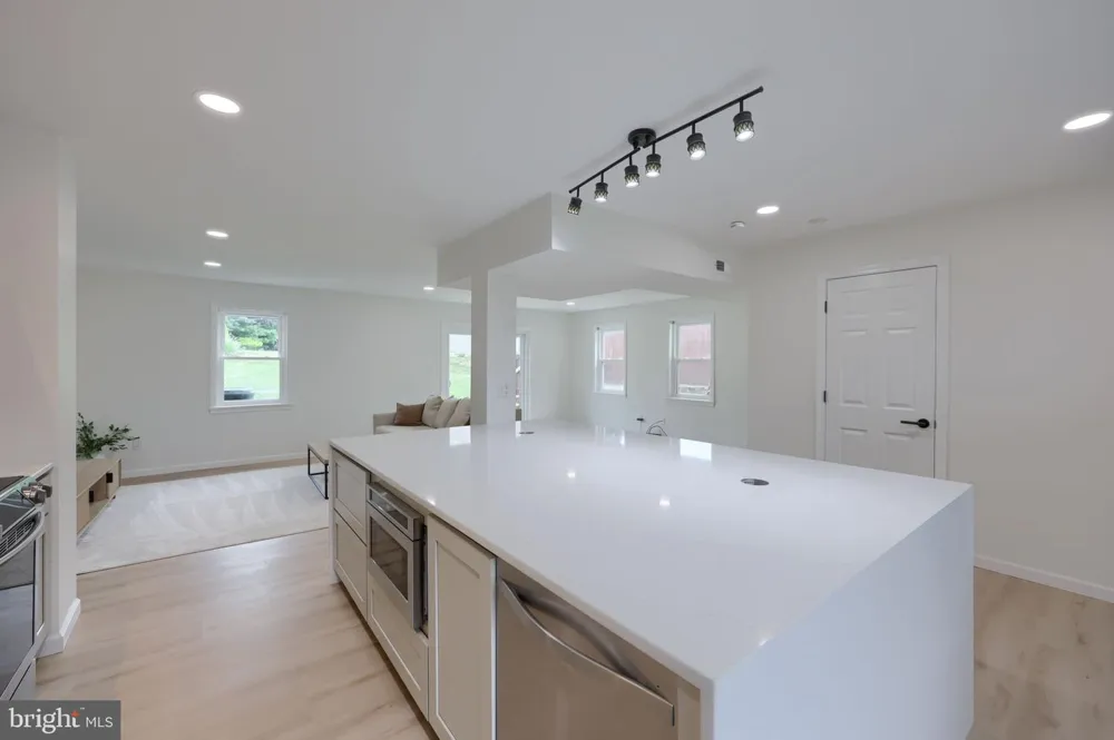 455 CROSSWINDS DRIVE Lititz, PA 17543