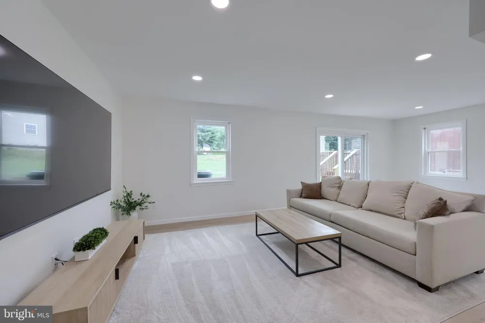 455 CROSSWINDS DRIVE Lititz, PA 17543