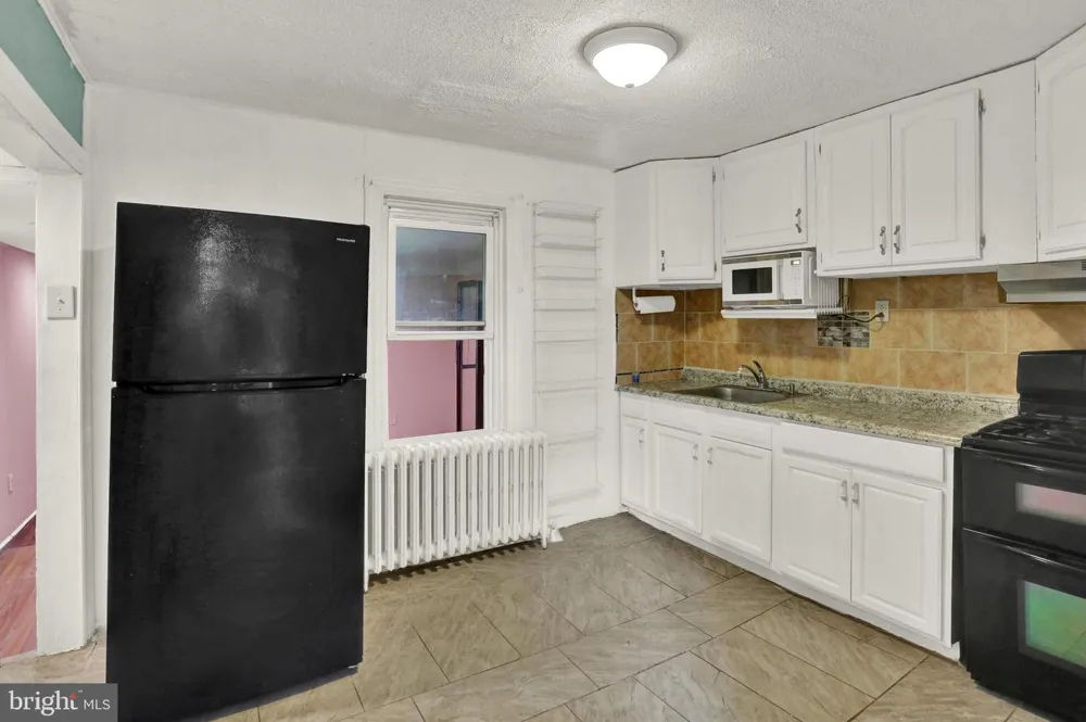 916 6TH STREET Reading, PA 19601