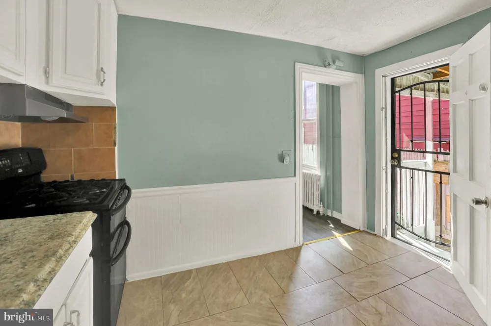 916 6TH STREET Reading, PA 19601