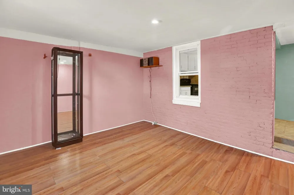 916 6TH STREET Reading, PA 19601