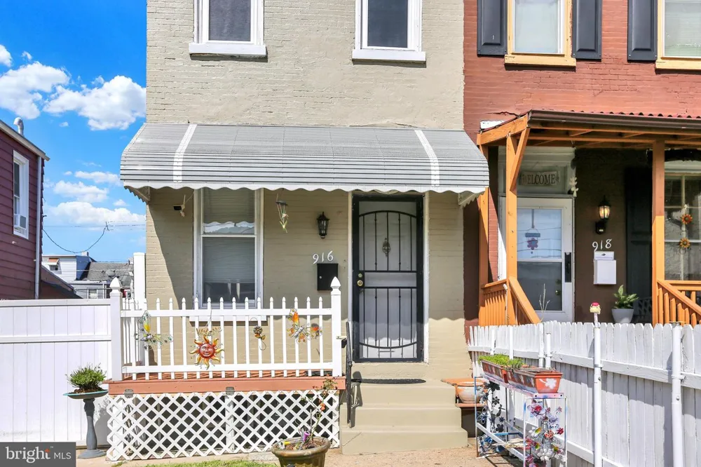 916 6TH STREET Reading, PA 19601