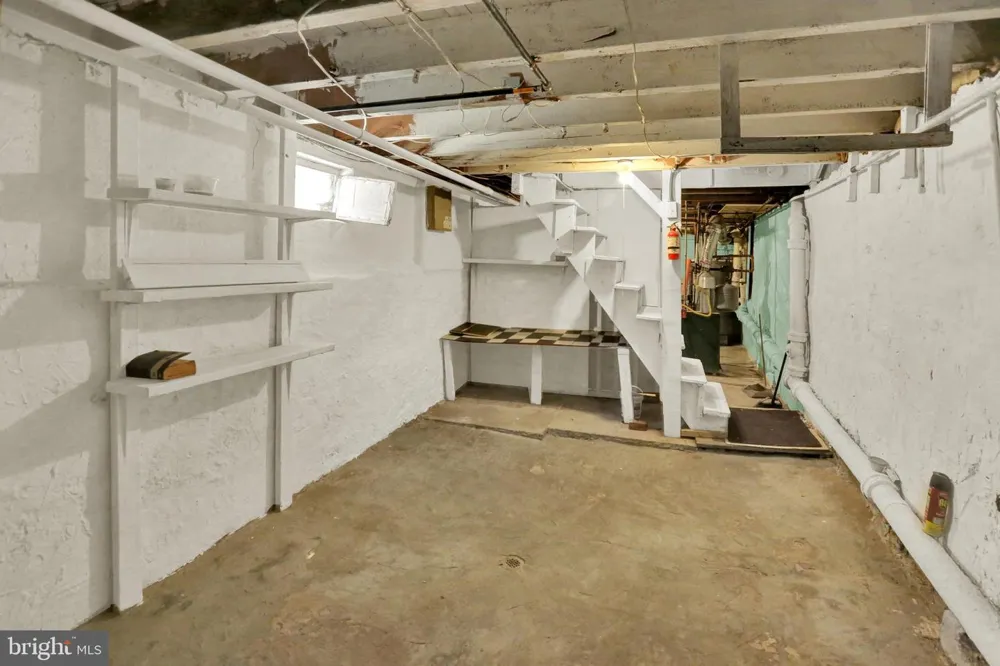 916 6TH STREET Reading, PA 19601