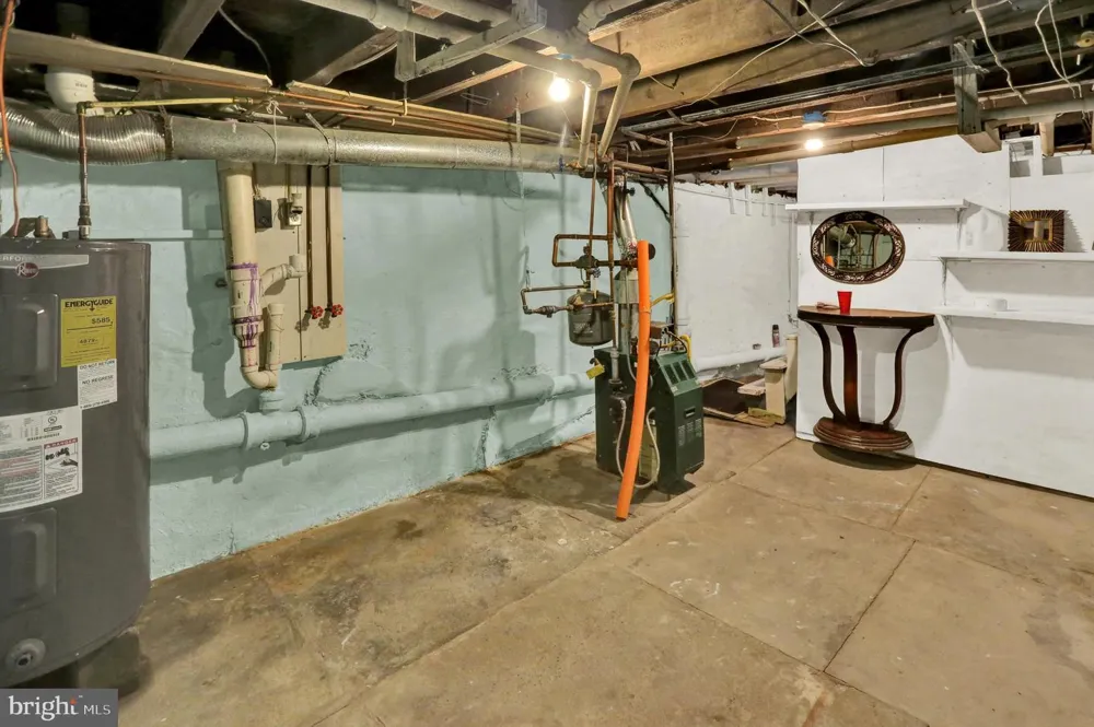 916 6TH STREET Reading, PA 19601