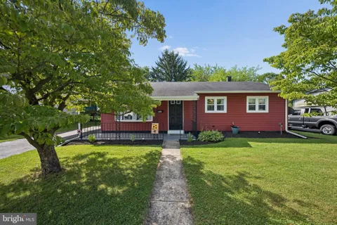 902 YOUNG PLACE