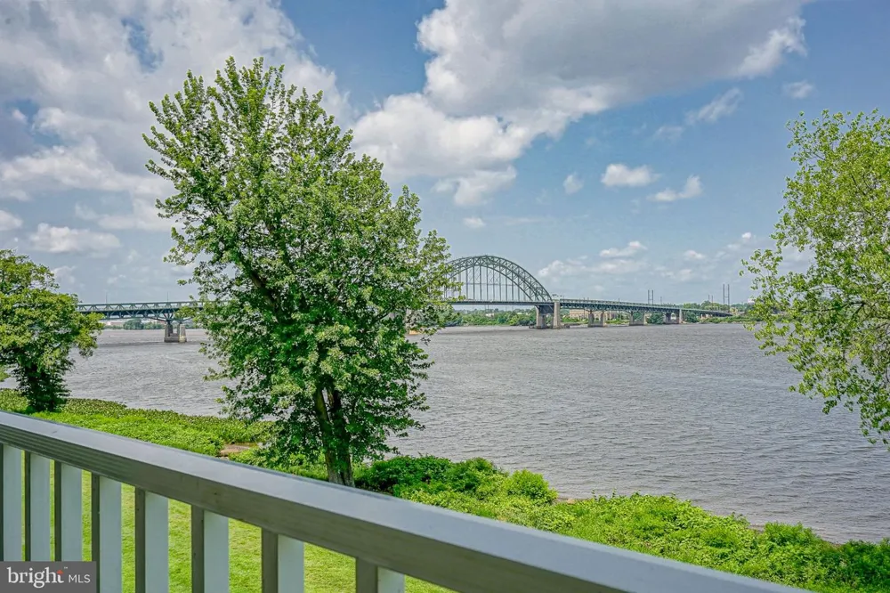 6201 RIVERFRONT DRIVE Palmyra, NJ 08065