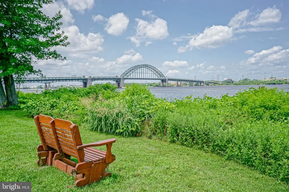 6201 RIVERFRONT DRIVE Palmyra, NJ 08065